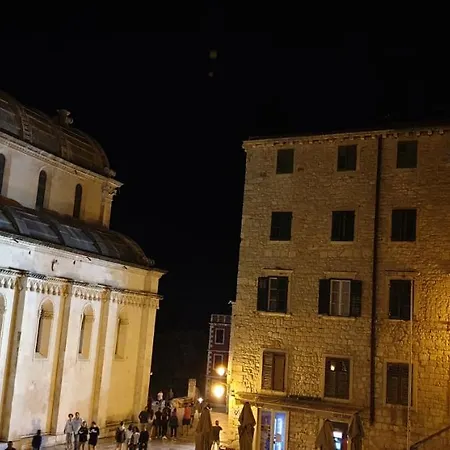 Guest house Old Theatre & Sibenik