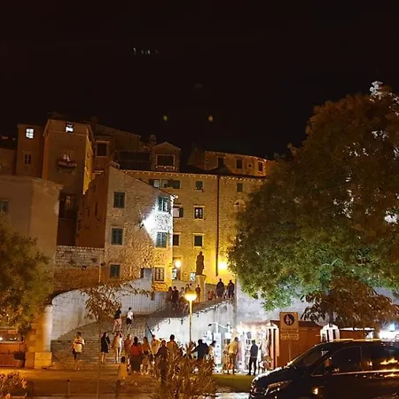 Old Theatre & Guest house Sibenik